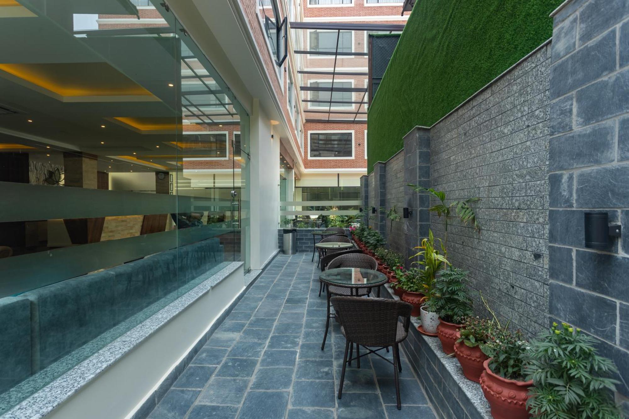 Hotel Crystal Pashupati Kathmandu Exterior photo